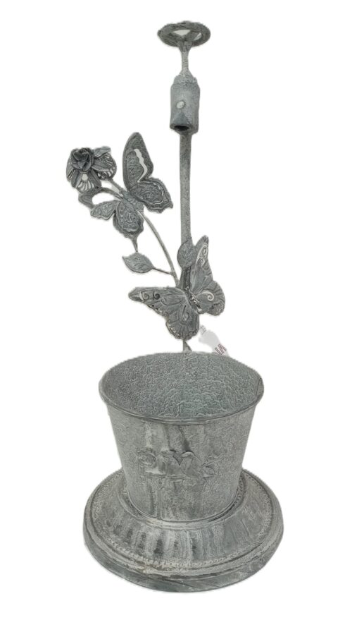 Macetero con canilla decorativa